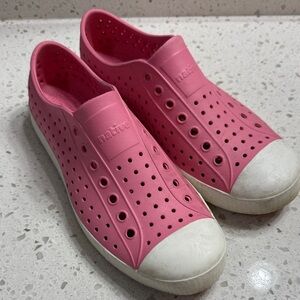 Native Jefferson’s Pink Perforated Slip-Ons GUC Women’s SZ 10 Men’s SZ 8 summer